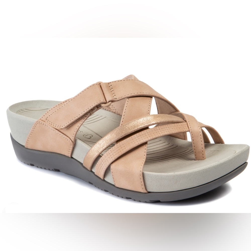 NWT BareTraps Rebound “Aster” Sandals in Cameo Rose